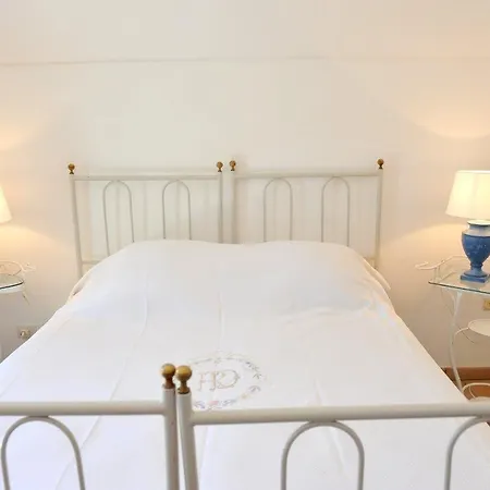 Sleeps 10 Pool Wifi Villa